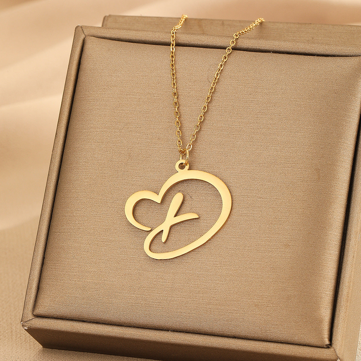 Heart of love 26 letter necklace