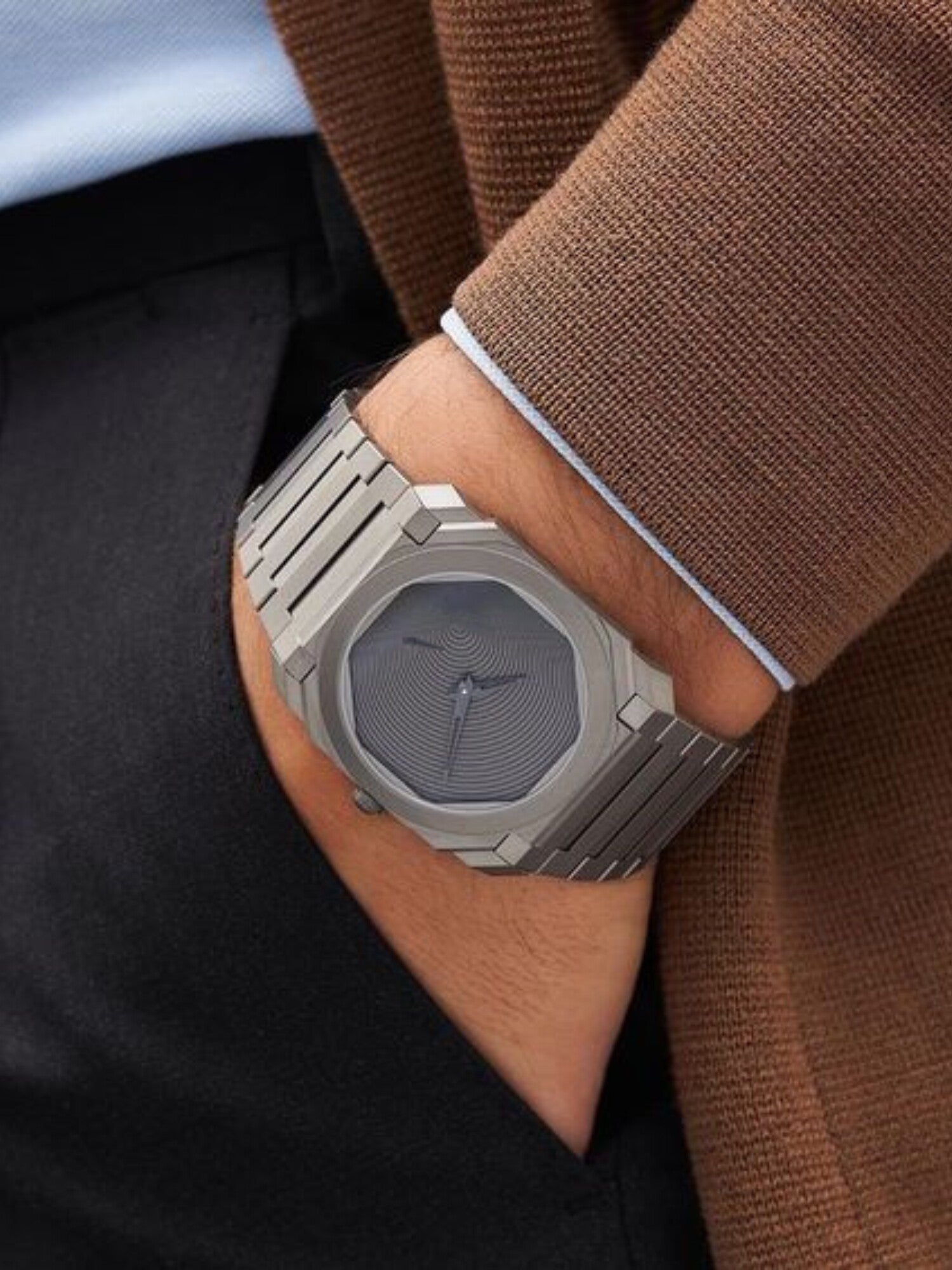 Square-shaped high-end mechanical sports watch