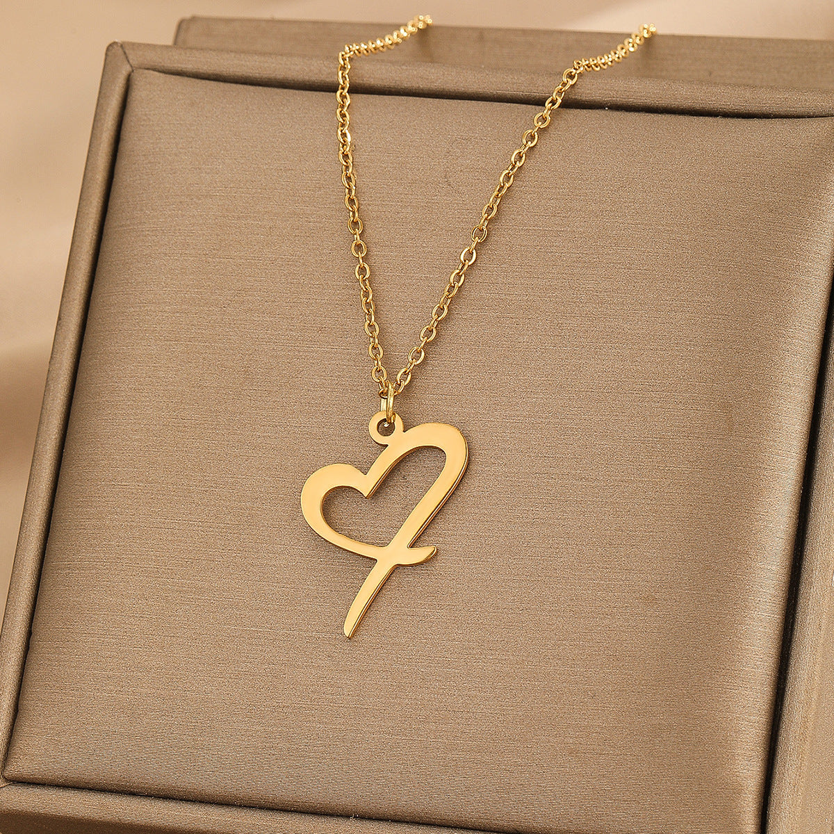 Heart of love 26 letter necklace