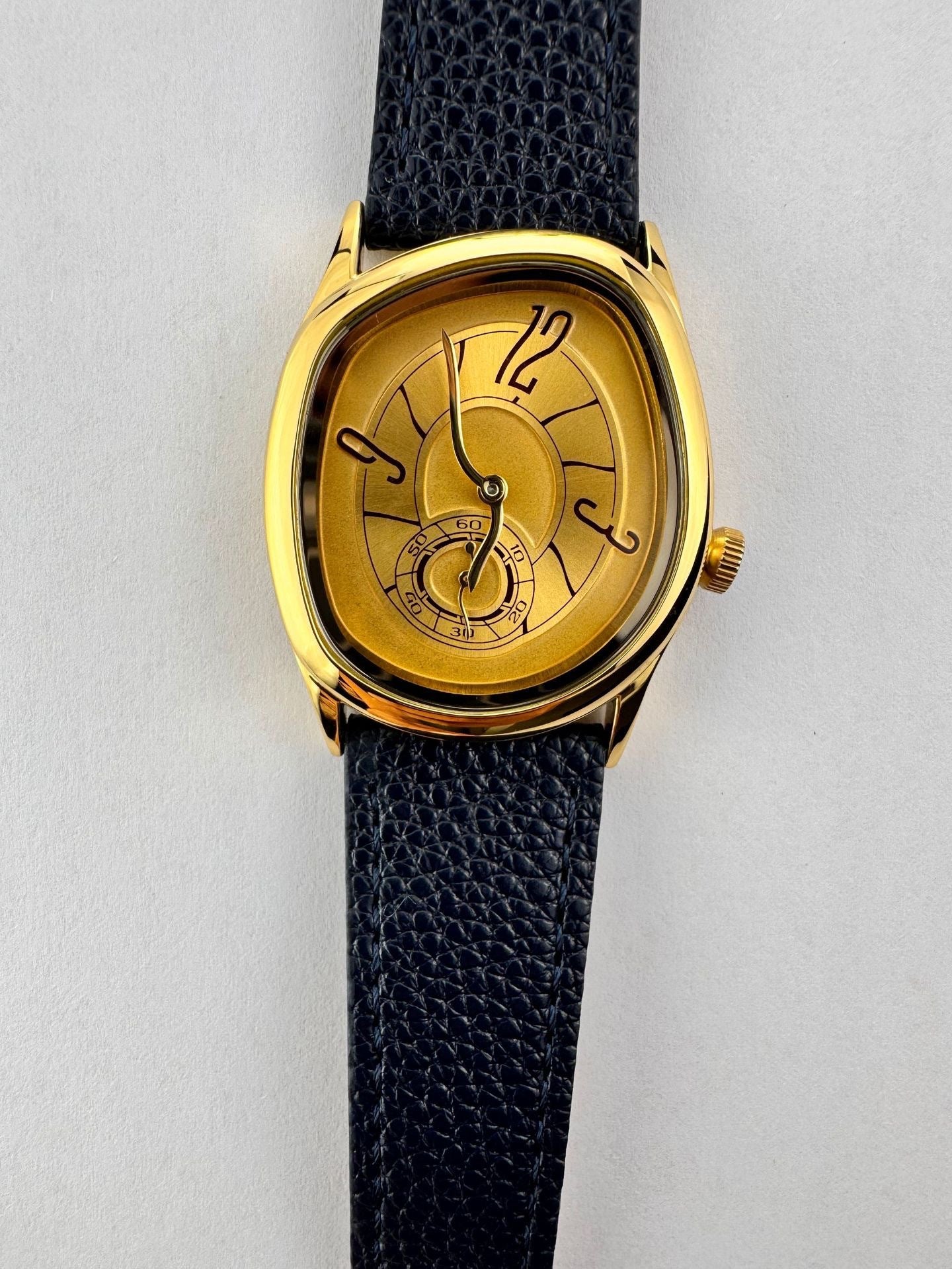 Original Twisted Design Quartz Watch