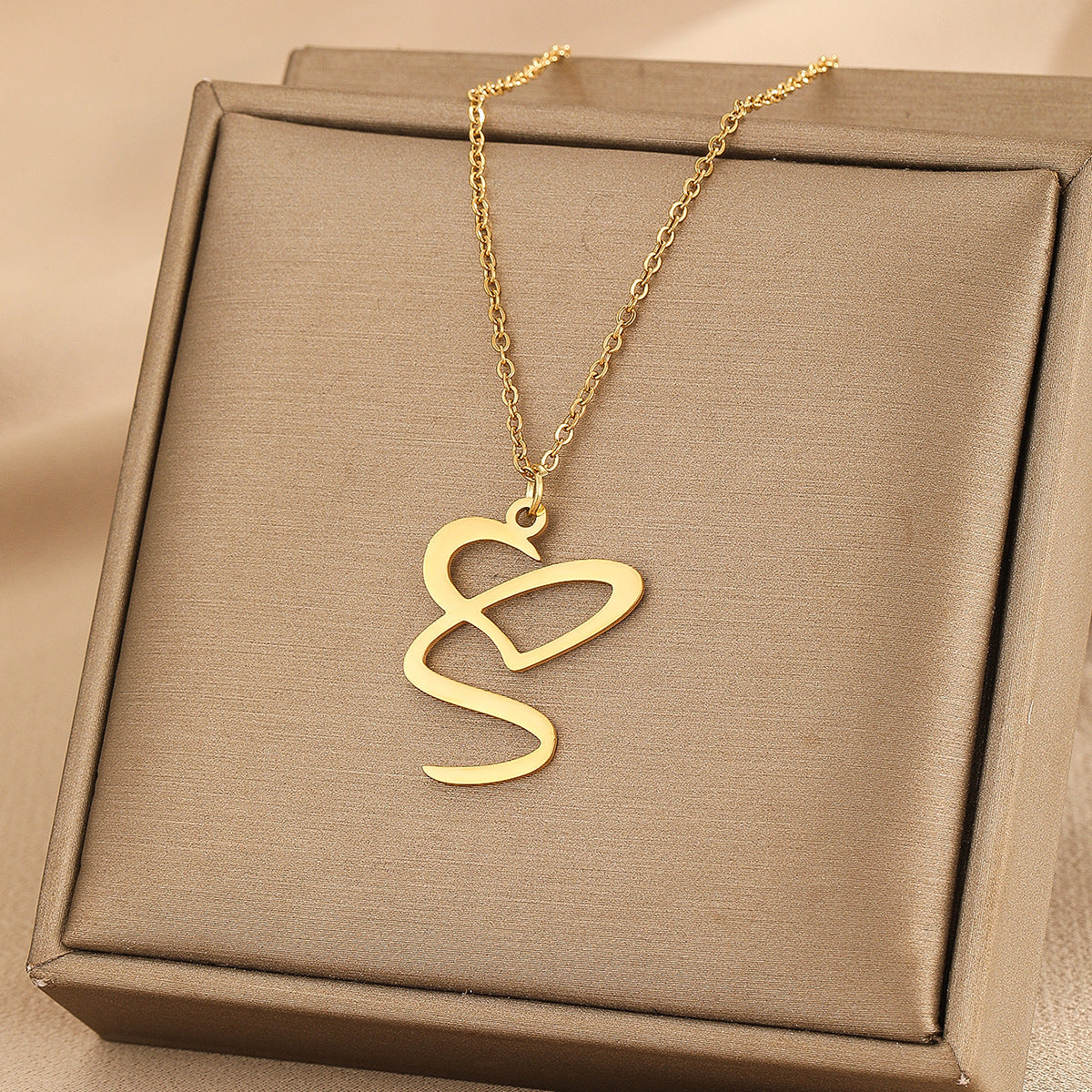 Heart of love 26 letter necklace