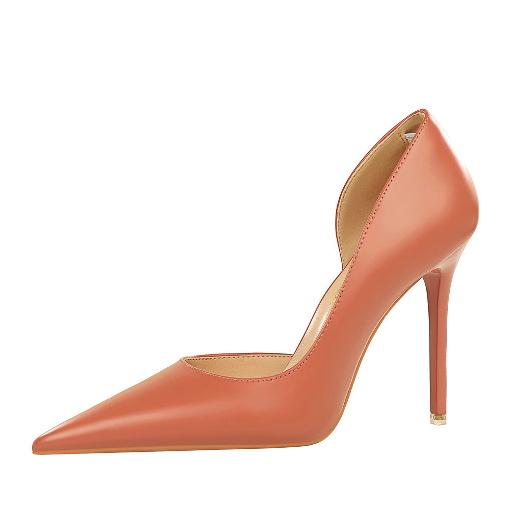 Retro shallow pointed side-cutout slimming stiletto heels