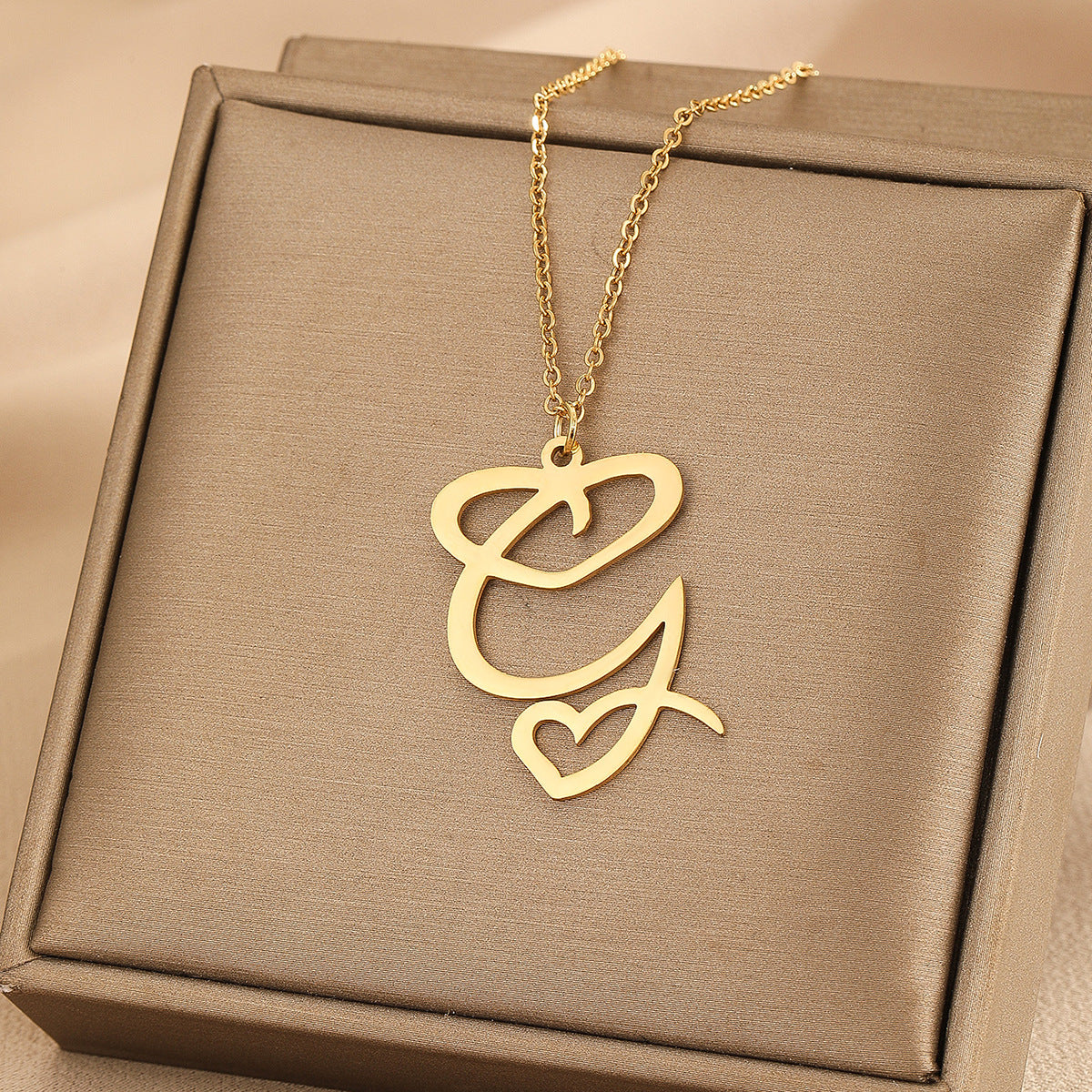 Heart of love 26 letter necklace