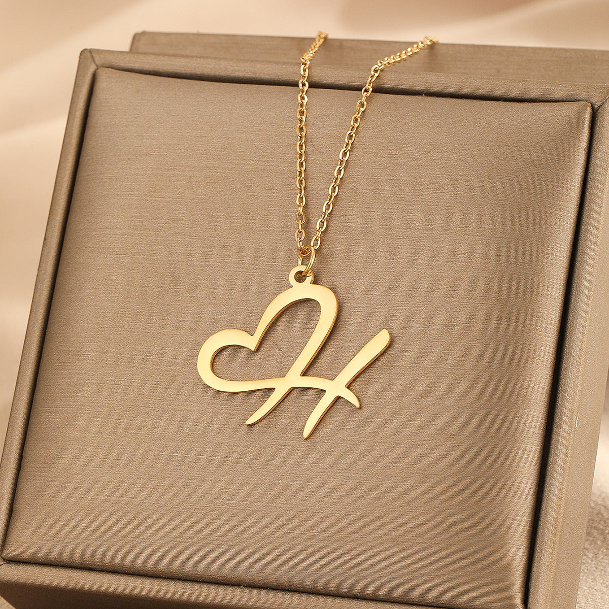 Heart of love 26 letter necklace