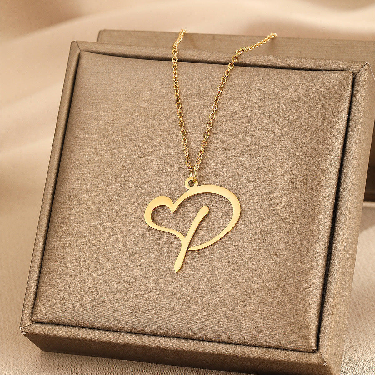 Heart of love 26 letter necklace